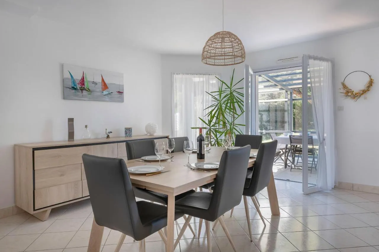 Holiday home Maison Pour 8 - Piscine - 950M De La Mer Saint-Gildas-de-Rhuys