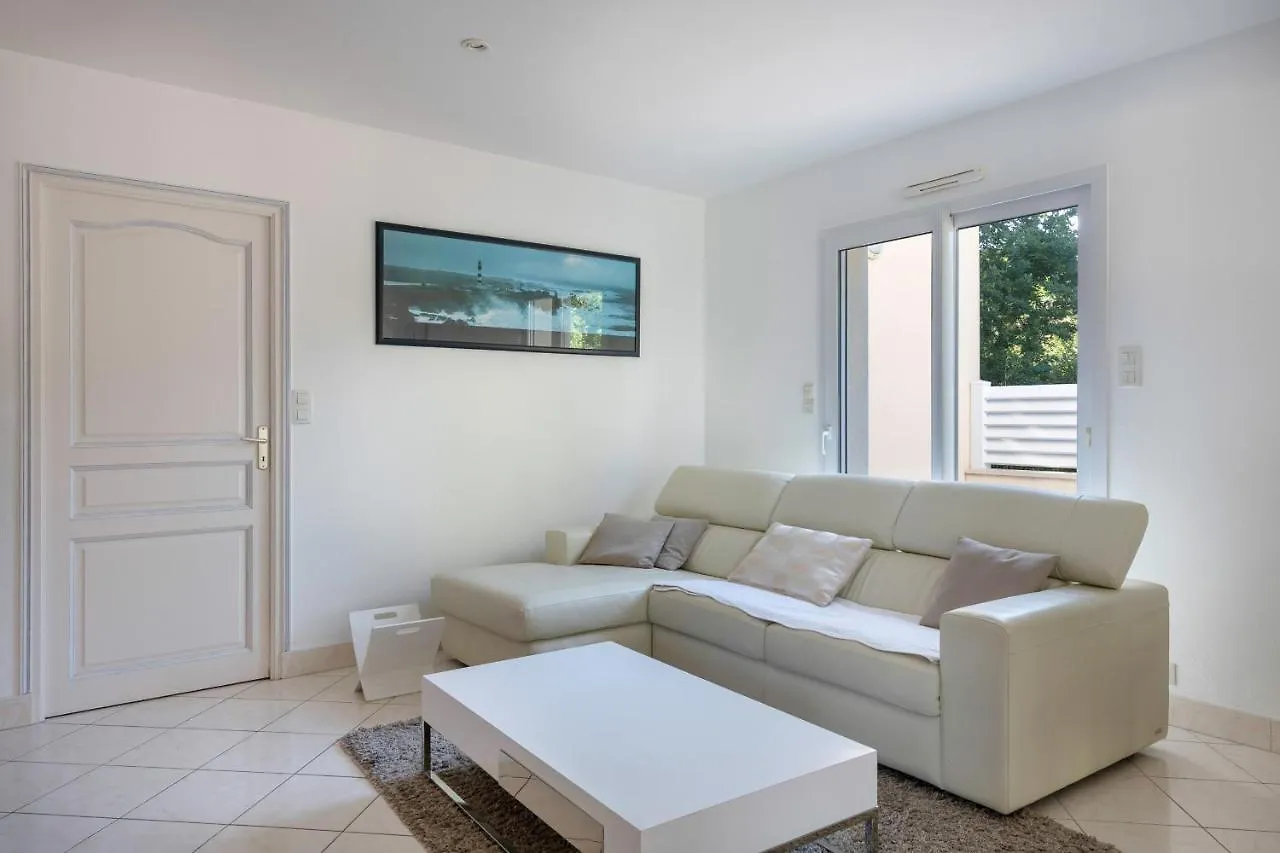 Holiday home Maison Pour 8 - Piscine - 950M De La Mer Saint-Gildas-de-Rhuys France
